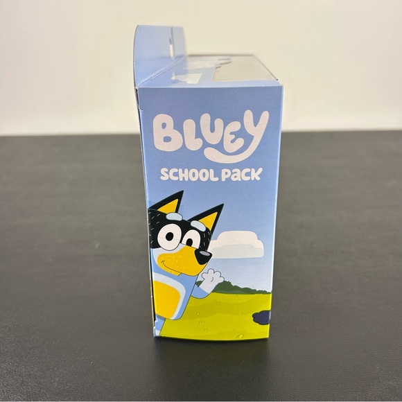 Bluey School Pack Figure Set 4-Pack includes Bluey, Rusty, Chloe, Calypso - Picture 7 of 11